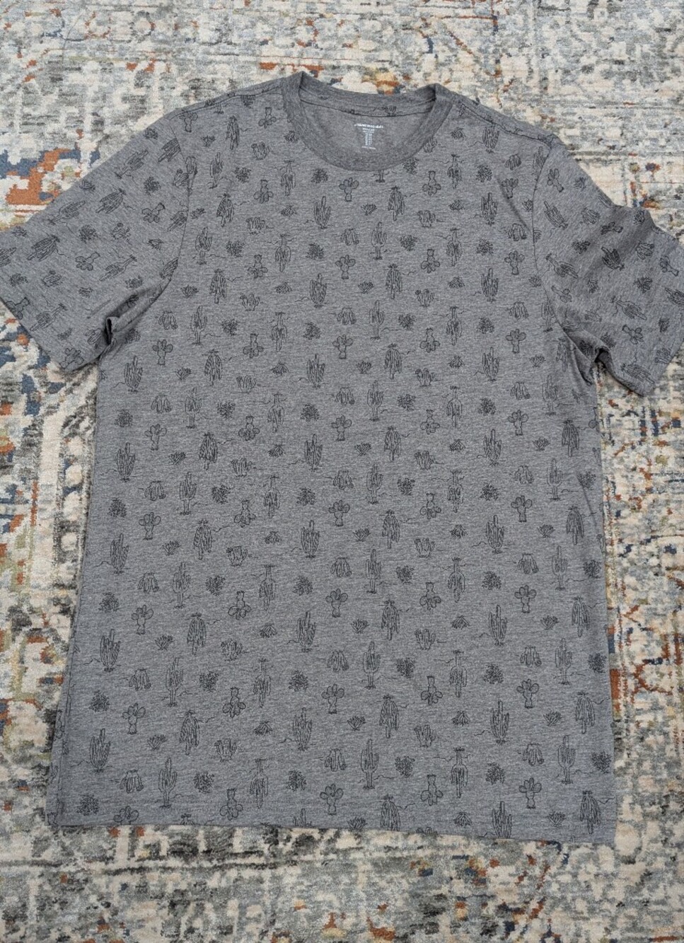 Amazon Essentials Gray Short-Sleeve Crewneck Tee with Cactus Print
